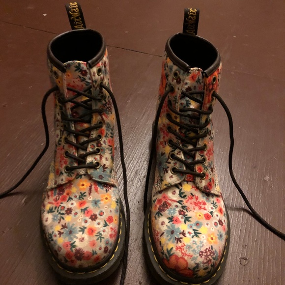 Dr. Martens Shoes - Dr. Martens Cream Floral Boots